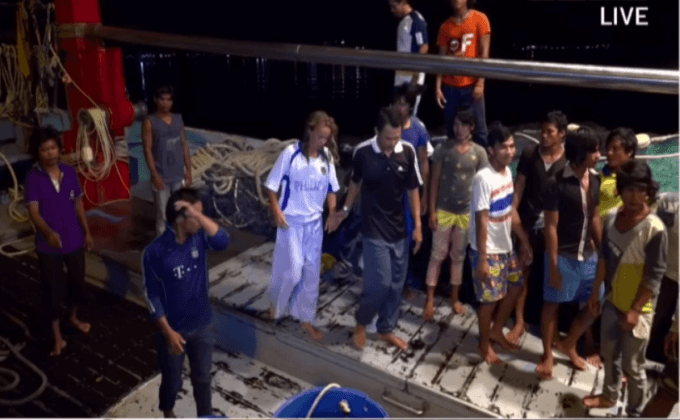 ช่วยสาวเบลเยียมลอยคอกลางทะเลสมุย 5 ชม.