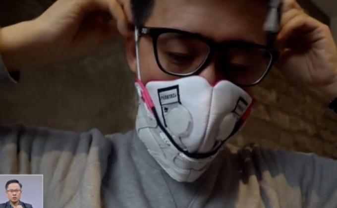 หนุ่มจีนแปลงโฉมรองเท้าให้เป็นหน้ากากอนามัย