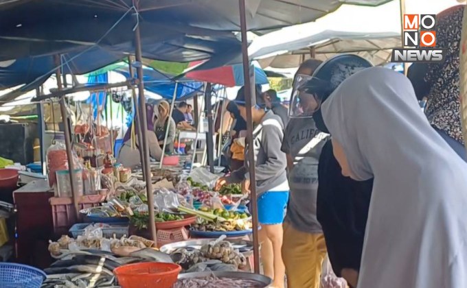 ชาวไทยมุสลิมยะลา แห่จับจ่ายซื้อของรับวันแรกเดือนรอมฎอน ฮ.ศ.1446/2568 อย่างคึกคัก