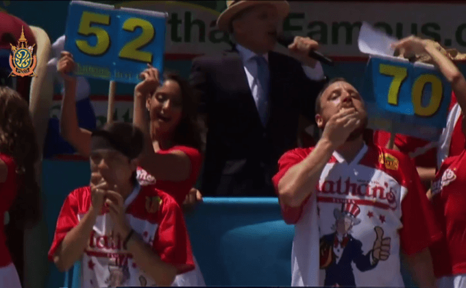 แข่งขันกินฮอทดอก + พาย