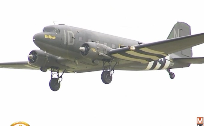 ​เครื่องบินโปรยขนมฉลอง 70 ปีปฏิบัติการขนส่งเบอร์ลิน