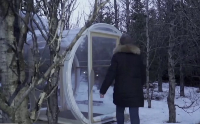 โรงแรมโดมแก้วกลางป่าหิมะในไอซ์แลนด์