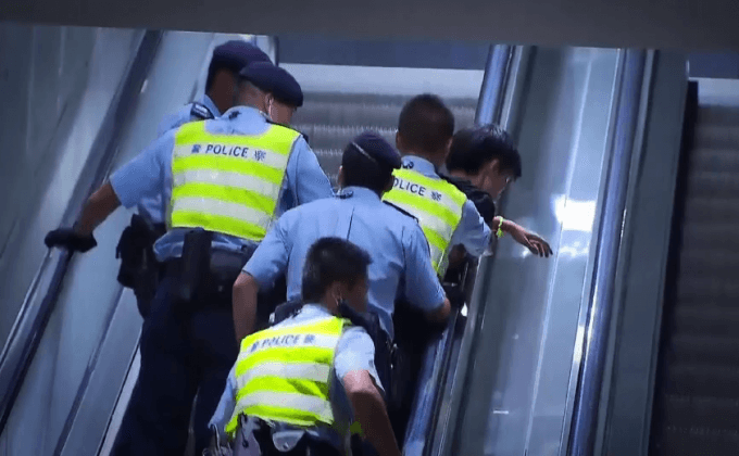 กักตัว “โจชัว หว่อง”