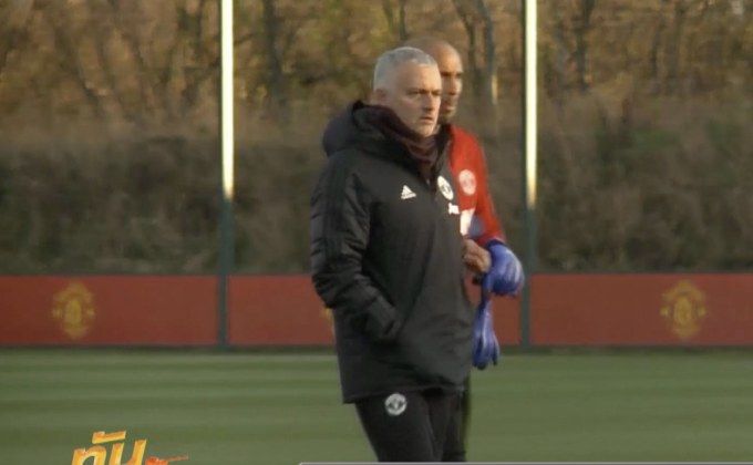 ปีศาจแดง” ลงดาบปลด มูรินโญ่ พ้นเก้าอี้