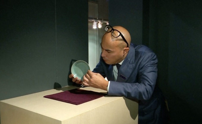 ชามจีนโบราณทุบสถิติประมูล 1,200 ล้านบาท