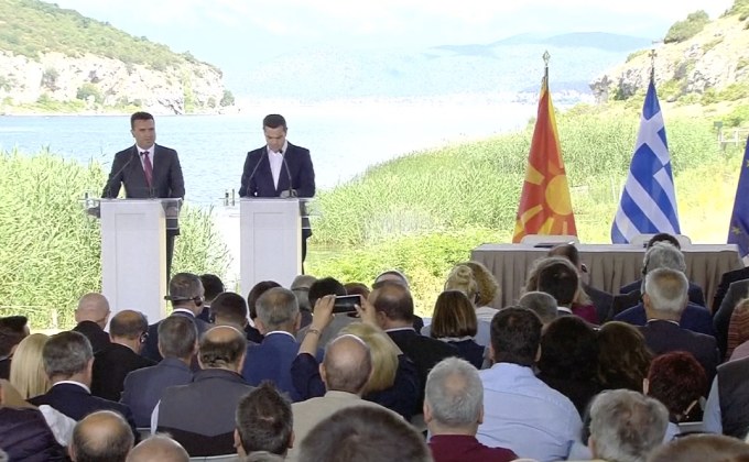 กรีซ-มาซิโดเนีย ลงนามข้อตกลงเปลี่ยนชื่อประเทศ