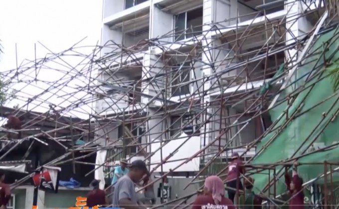 จ.สงขลาฝนตกหนักนั่งร้านสร้างตึก 6 ชั้นพังถล่ม