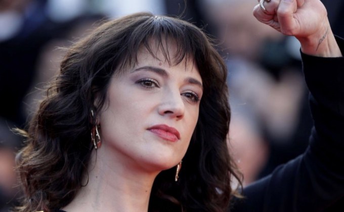 “อาเซีย อาร์เจนโต” ฉาวซะเอง จ่ายเงินค่าเสียหายกรณีลวนลามหนุ่มวัย 17