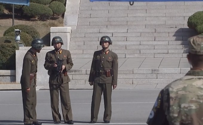 ทหารเกาหลีเหนือยิงใส่เพื่อนที่พยายามจะแปรพักตร์