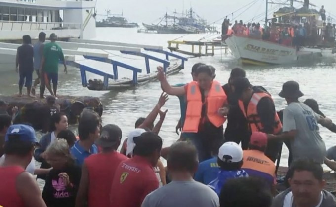 เรือเฟอร์รี่อับปางนอกชายฝั่งฟิลิปปินส์