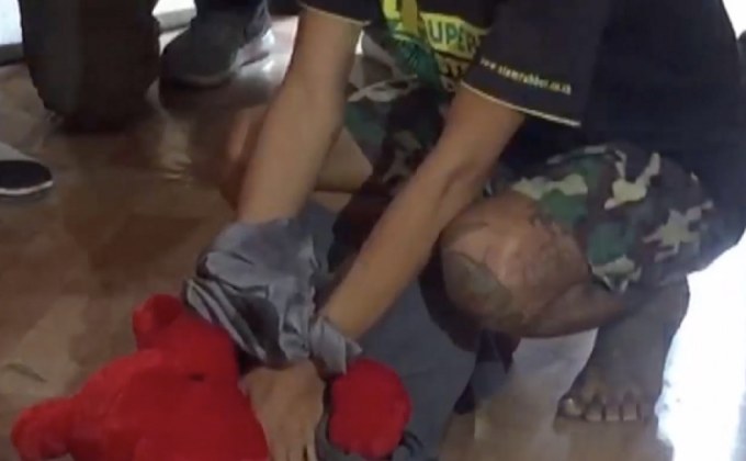 ทำแผน หนุ่มฆ่ารัดคอแฟนสาวหมกห้องน้ำ