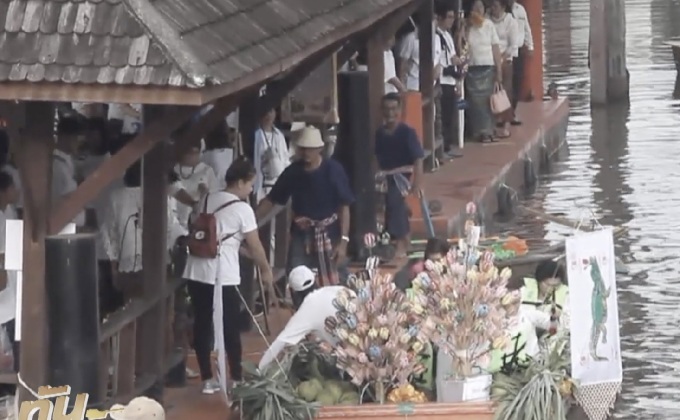 ทอดกฐินทางน้ำ หนึ่งเดียวในไทย