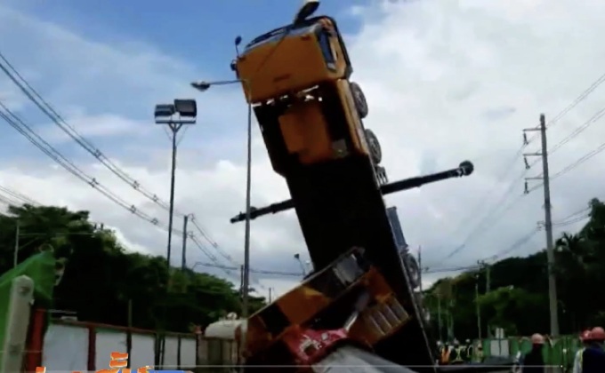 รฟม.แจงเหตุเครนหงายท้องเพราะกว้านรอกล็อคตัว