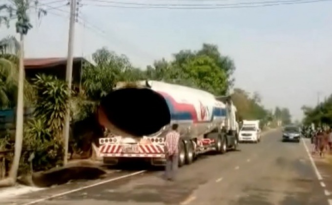 รถบรรทุกน้ำมันระเบิดคนขับอาการสาหัส จ.สุรินทร์