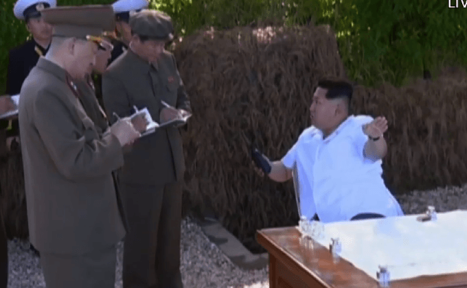 “คิม จอง อึน” ลั่นพร้อมใช้อาวุธนิวเคลียร์ทุกเมื่อ