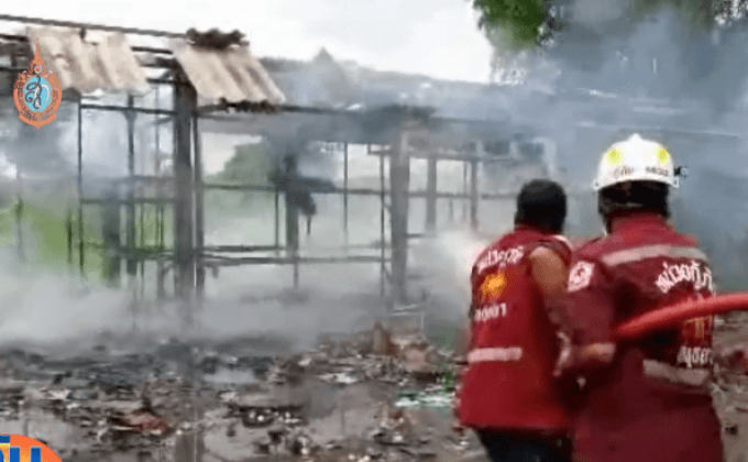 ระทึก! โรงเก็บพลุระเบิด บ้านพังยับ 3 หลัง