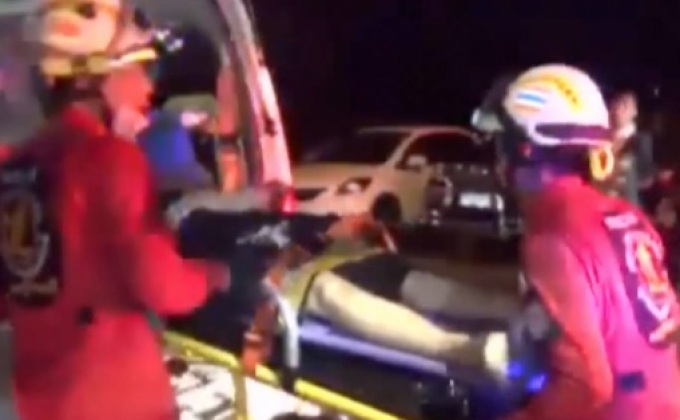 หลังคาผับดังย่านบางแสนถล่มลงมาใส่ลูกค้าบาดเจ็บ