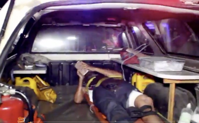 พ่อค้าลอตเตอรี่ปืนปากกาลั่นใส่ตัวเองบาดเจ็บ