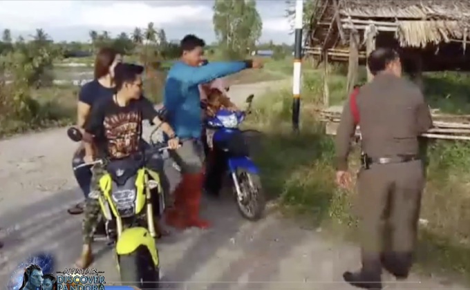 ทารกถูกทิ้งที่แผงขายแตงโมริมถนน จ.กาญจนบุรี