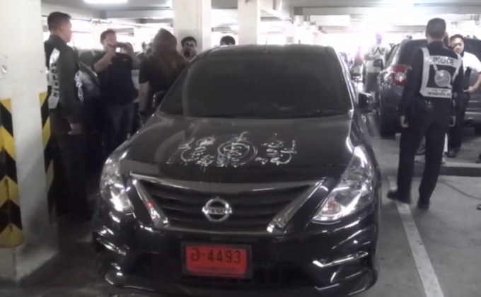 หญิงสาวร้องถูกกรีดรถรอบคันในห้างดังเมืองชลบุรี