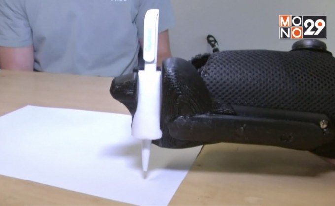 นักศึกษาอังกฤษสร้างแขนเทียมหลายฟังก์ชัน