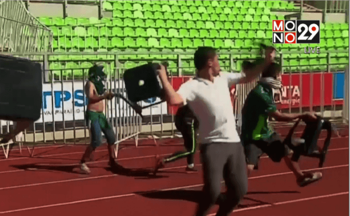 แฟนบอลชิลีปะทะกันในสนามฟุตบอล