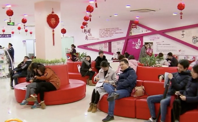 ​ คู่รักทั่วโลกฉลองวาเลนไทน์