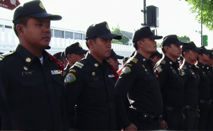 กทม.จัดระเบียบทางเท้าท่าพระจันทร์