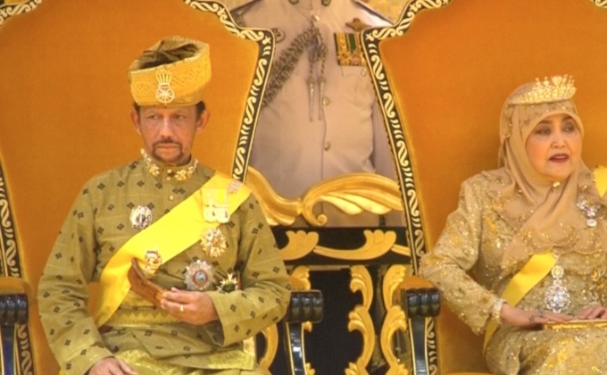 กษัตริย์บรูไนทรงครองราชย์ครบ 50 ปี