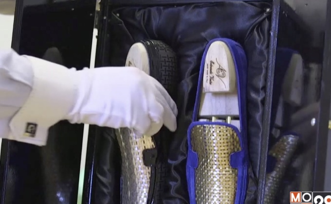 “รองเท้าแฮนด์เมดทองคำ” ที่มีเพียงคู่เดียวในโลก