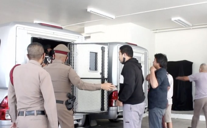 ตร.คุมตัวกลุ่มรถซิ่งรามอินทรา ส่งฟ้องศาล