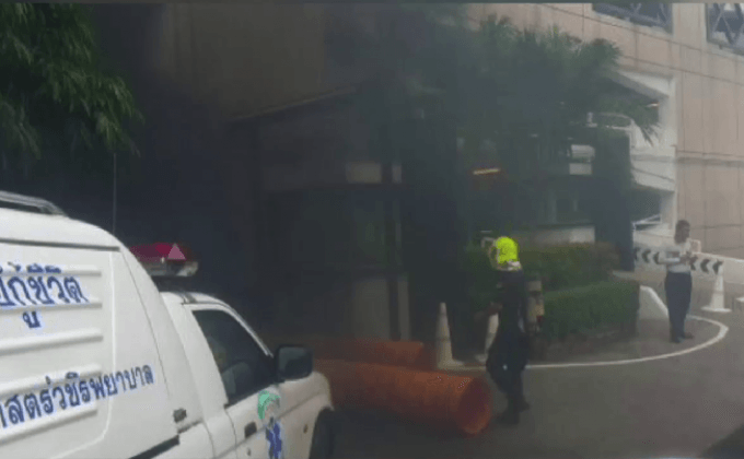 ไฟไหม้ลานจอดรถห้างเอ็มโพเรียม