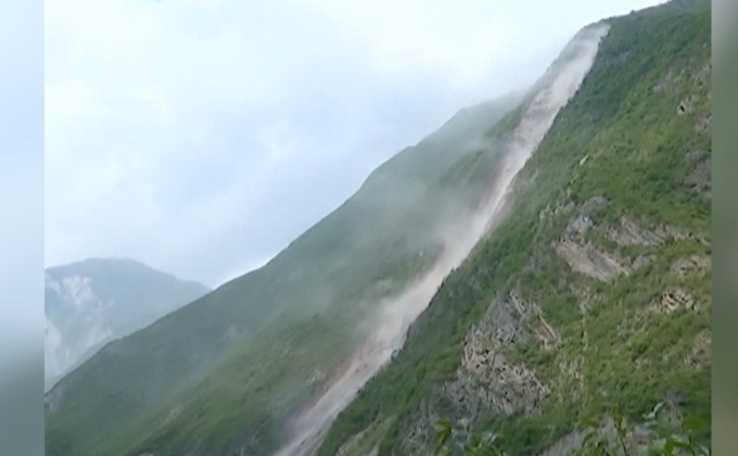 ดินถล่มปิดถนนในจีนนาน 3 ชั่วโมง