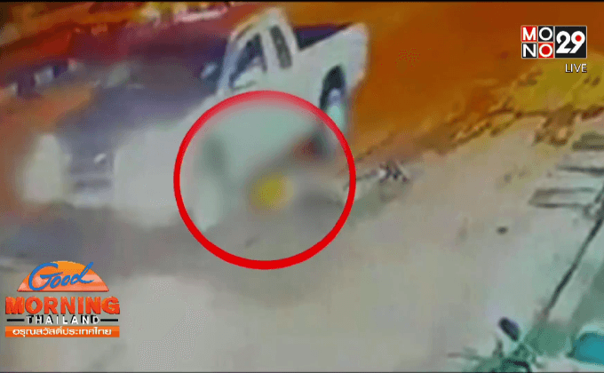 ซิ่งชนนักท่องเที่ยวเกือบเหยียบหัวเข้ามอบตัว