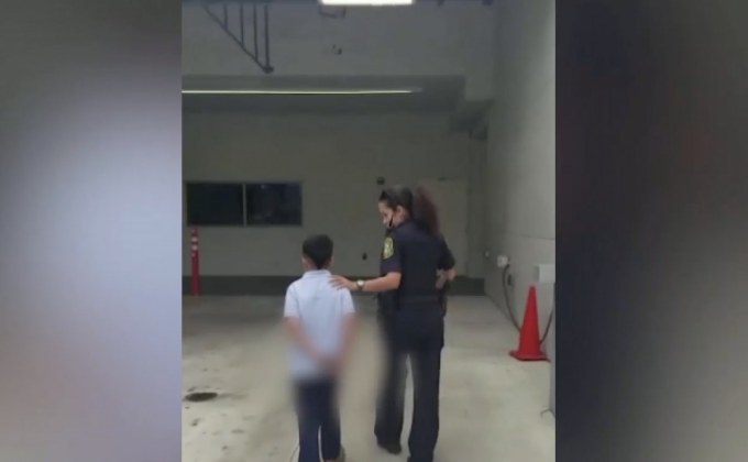 ตำรวจสหรัฐฯ ใส่กุญแจมือเด็ก 7 ขวบ เหตุทำร้ายครู