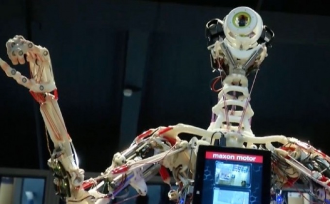 นิทรรศการแกะรอยหุ่นยนต์ 500 ปีในอังกฤษ