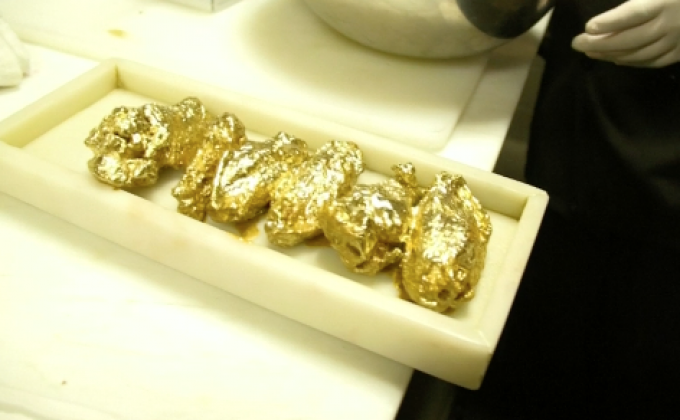 เมนูปีกไก่ชุบทองสุดหรูในสหรัฐฯ