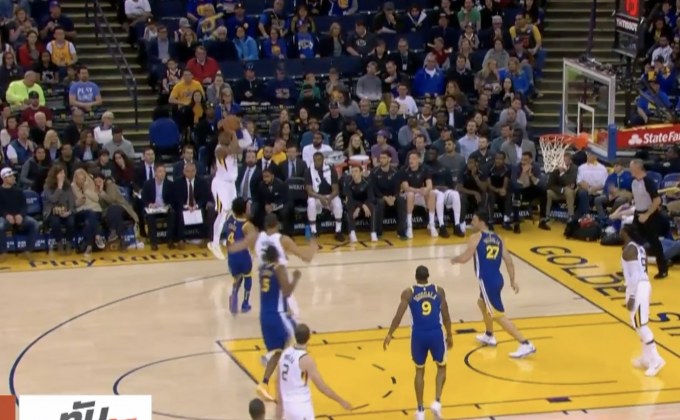 “แจซซ์” บุกอัด “วอร์ริเออร์ส” เกาะพื้นที่เพลย์ออฟ NBA