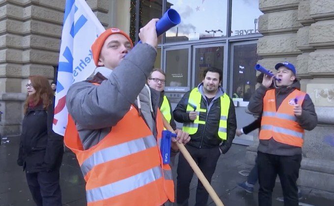 พนักงานรถไฟเยอรมนีผละงานประท้วง