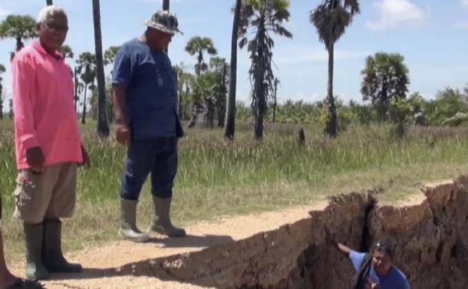 ภัยแล้งทำถนนเลียบคลองทรุด จ.สงขลา