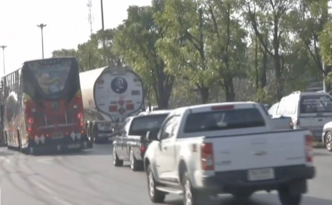 ถนนมิตรภาพ รถติดสะสม