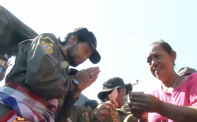 ยอดบริจาค “บิณฑ์” ช่วยน้ำท่วม พุ่ง 400 ล้าน