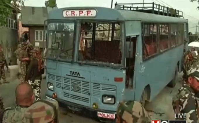คนร้ายก่อเหตุโจมตีขบวนรถตำรวจอินเดีย