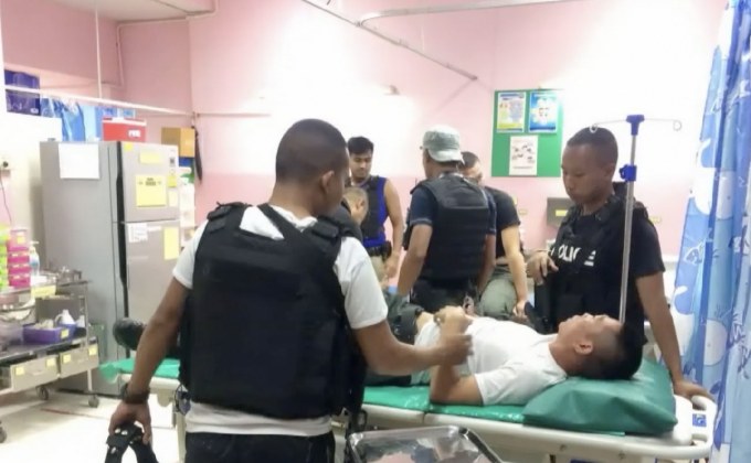 ลอบวางระเบิดแล้วยิงถล่มซ้ำตำรวจเจาะไอร้องเจ็บ 3 นาย