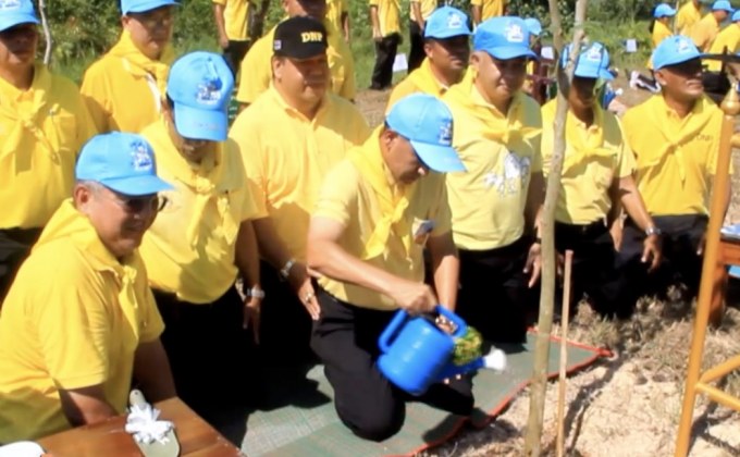 พสกนิกรทำความดีเนื่องในพระราชพิธีบรมราชาภิเษก