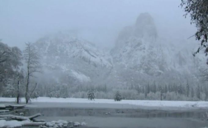 วิวหิมะในอุทยานแห่งชาติโยเซมิตี