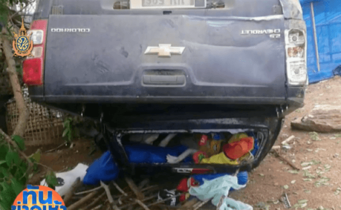 กระบะยางระเบิดชน จยย.สังเวย 4 ศพ