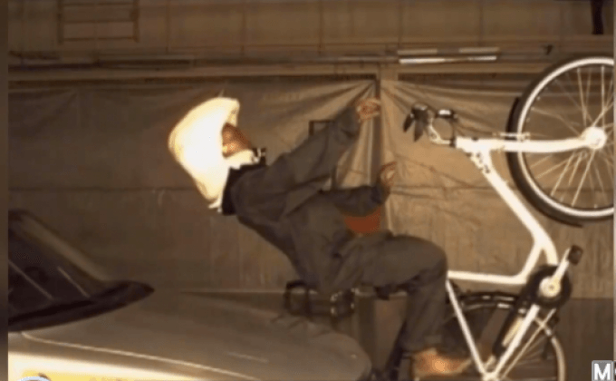 หมวกจักรยานผสมเทคโนโลยีถุงลมนิรภัย