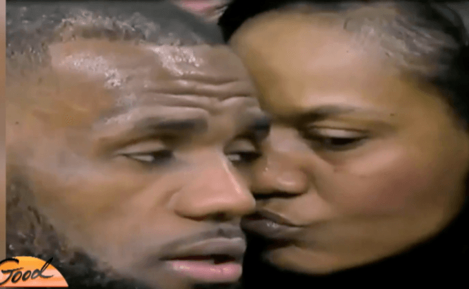 ยอดคุณแม่นักยัดห่วงคนดังของ NBA