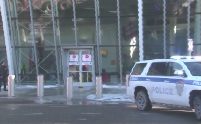 น้ำท่วมในอาคารผู้โดยสารสนามบินนิวยอร์ก